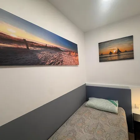 Apartment 4'min To And Tren 15 Min To Plaza Catalunya By Tren